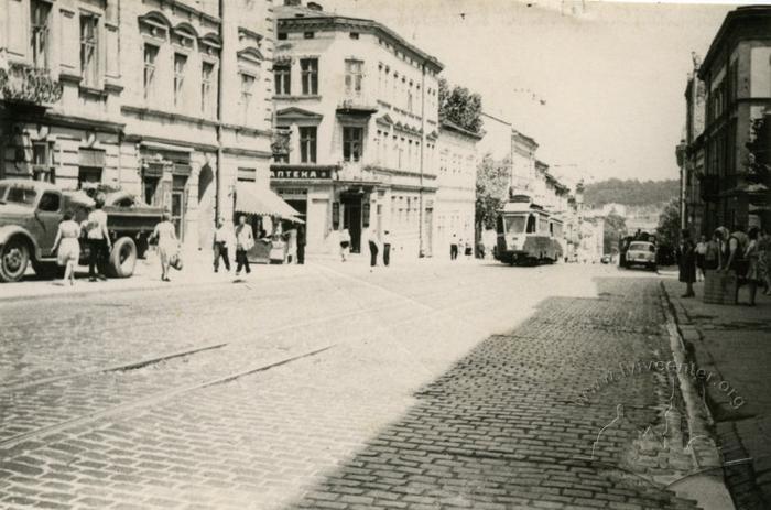 The upper part of 1 Travnia street (Horodotska street now) 2