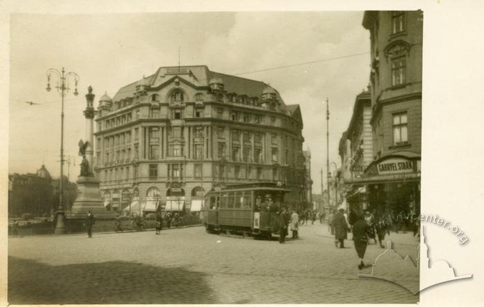 Mitskevycha Square 2