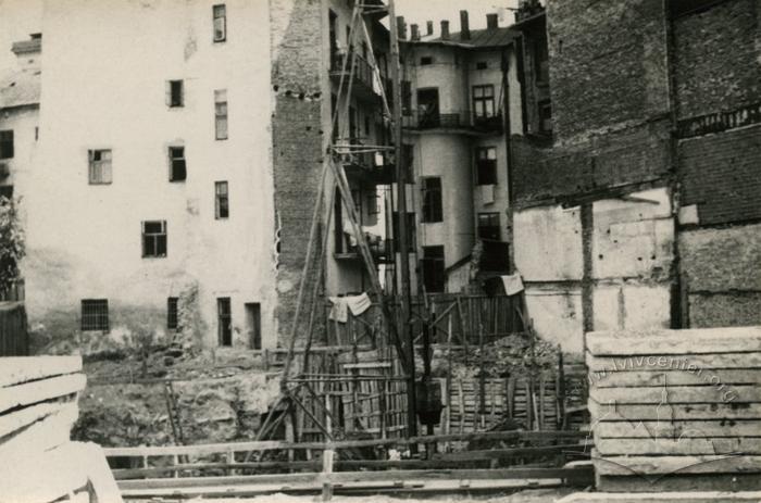 Construction of a building on Svobody avenue 1