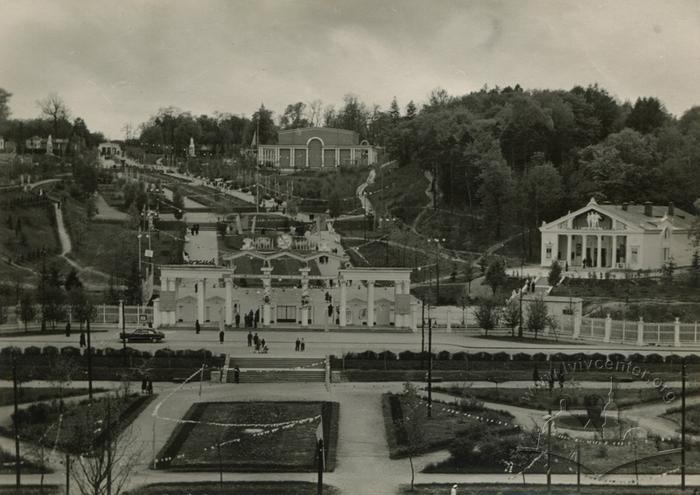 Park of culture and rest named after Bohdan Khmelnytskyi 2