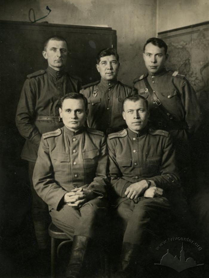 Officers of the the artillery in the headquarters building 2