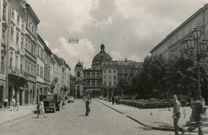 The southern side of Rynok square 2