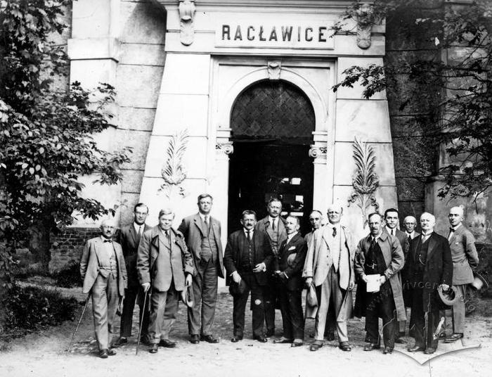 Entrance to the Racławicka Panorama Building 2