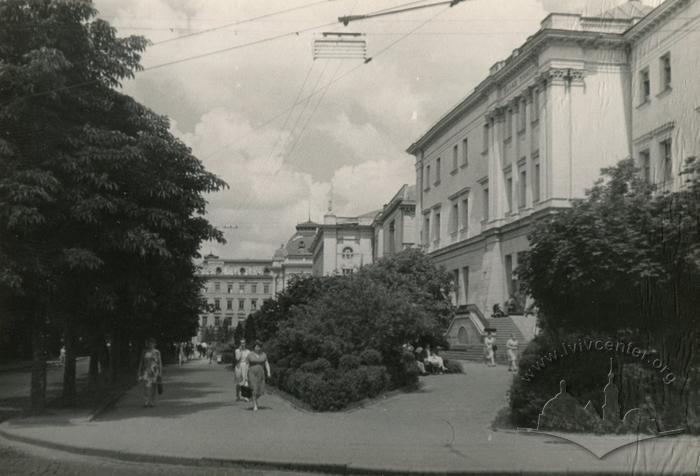 1 Travnia street and the Pioneer house 2