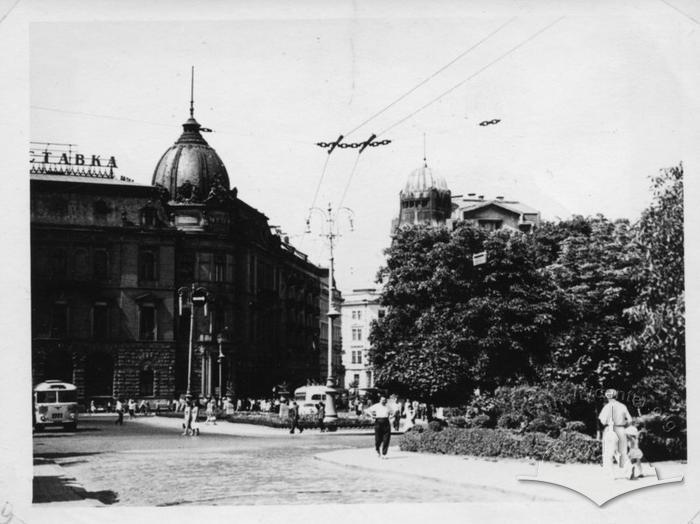 View of Horkoho street (Hnatiuka street now) and the ethnographic museum 2