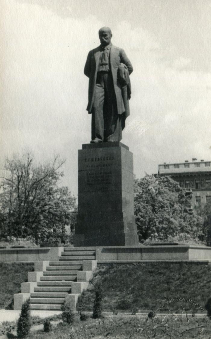 Monument to T. H. Shevchenko in Kyiv 2