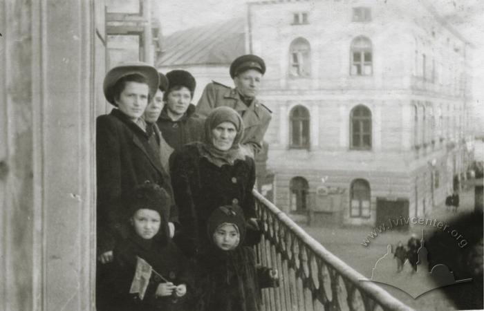 On a balcony of the house №14 on Soborna square 2