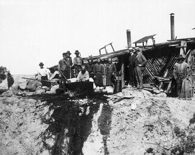Jewish workers in ozokerite mine