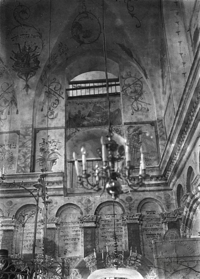 Hasidic synagogue interior at Bozhnycha street 2