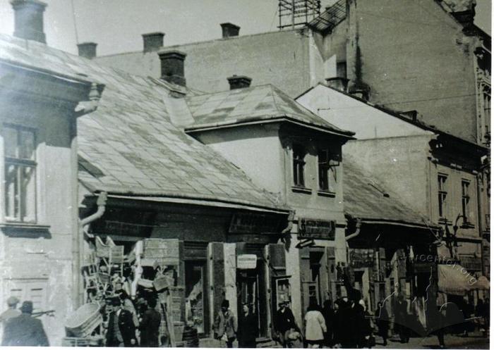 Buildings on Tscherwonoarmijska Street 2