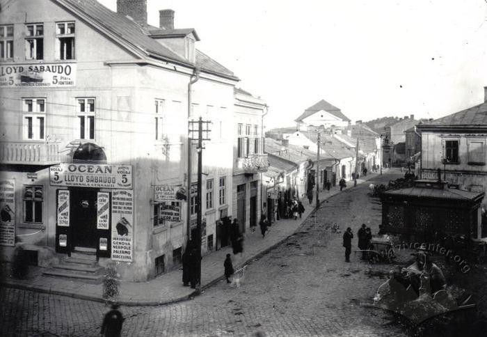 Barbus Street with former Synagogue 2