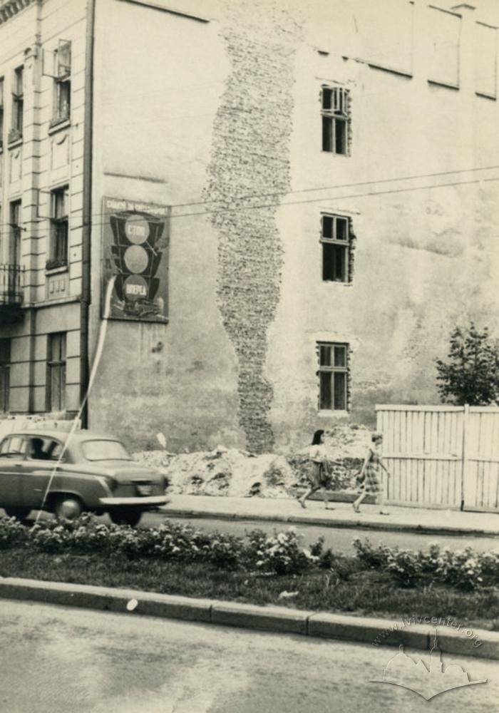 Extension and restructuring of 700-ricchia Lvova street (Chornovola avenue now) 2