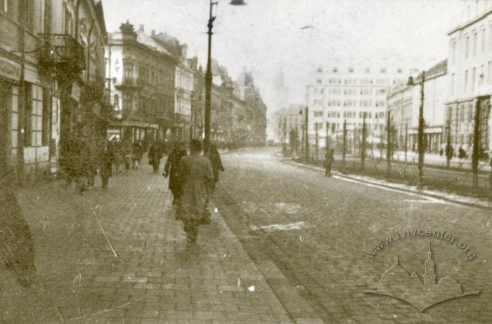 Akademitska street (Shevchenka avenue now) 2