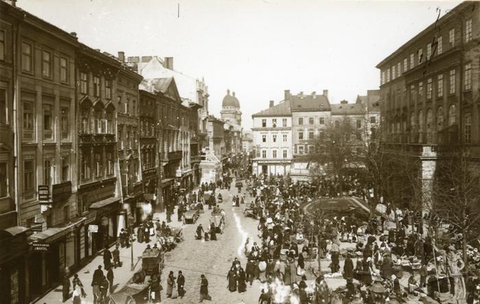 Western block of Rynok square 2