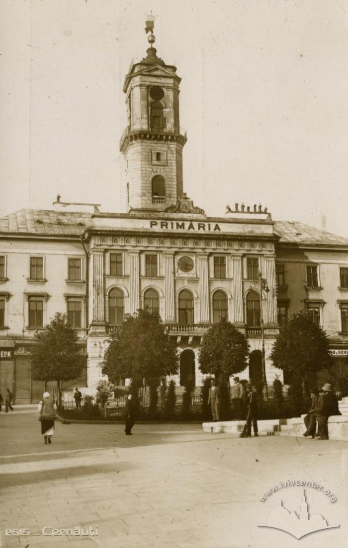 The Town Hall on the Central Square 2