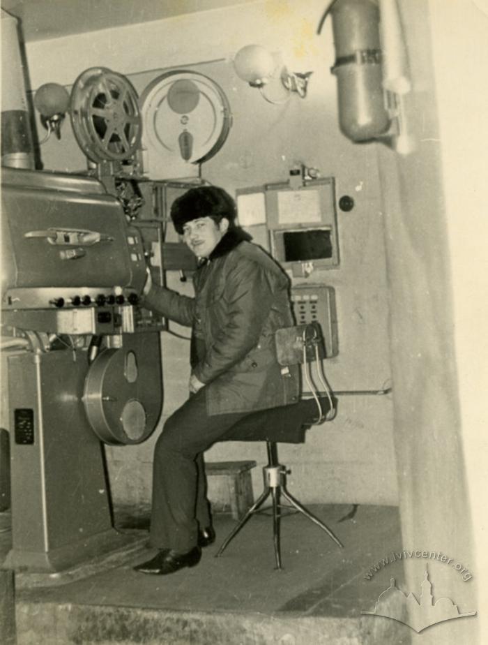 Projectionist in "Pioner" cinema Stepan Mudryk in projection room 2