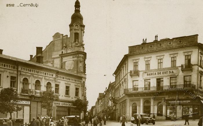 Entrance to the Olga Kobylianska Boulevard 2