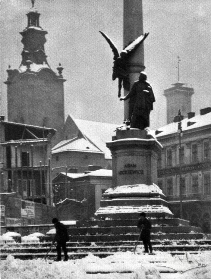 The Adam Mickiewicz monument in winter 2