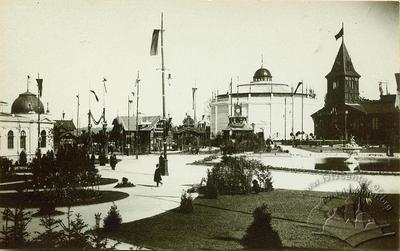 Post-exhibition square in Stryiskyi park