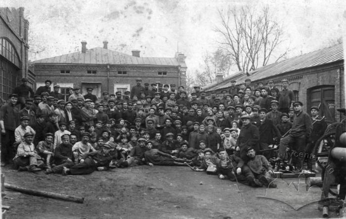 Workers of the Ashkinazi Iron Foundry and Mechanical Plant 2
