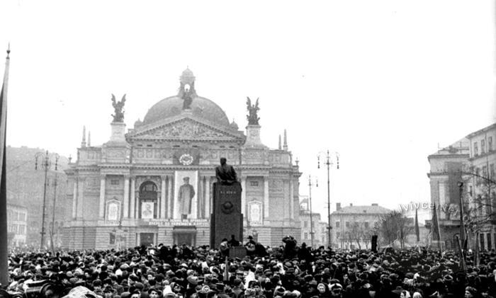 Unveiling Ceremony of V. I. Lenin Monument in Lviv 2