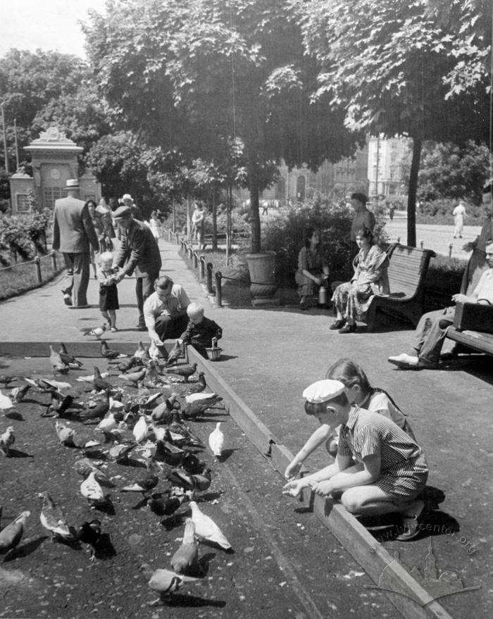 Pidkovy Square (first half of the 1950s) 2