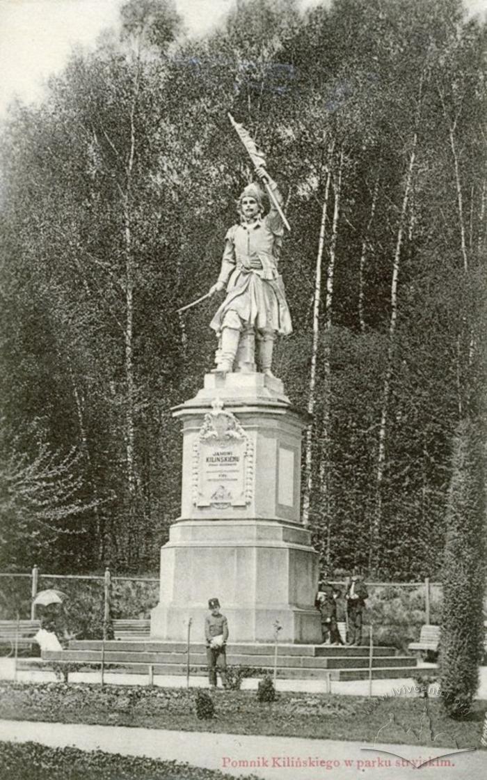 Monument to Jan Kilinski in Stryiskyi park 2