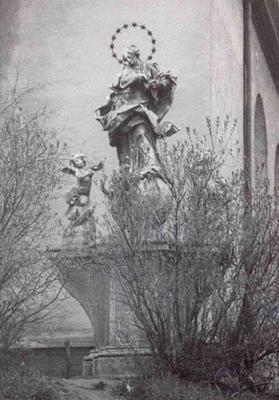 Фігура Діви Марії біля костелу Св. Марії Сніжної