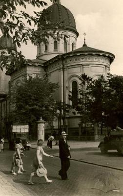 Преображенська церква з боку театру ім. М. Заньковецької