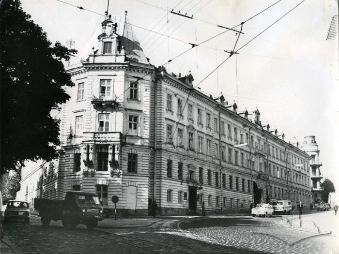 Міське управління внутрішніх справ у збігу вулицб Коперника та Миру (тепер вул. С. Бандери) 2