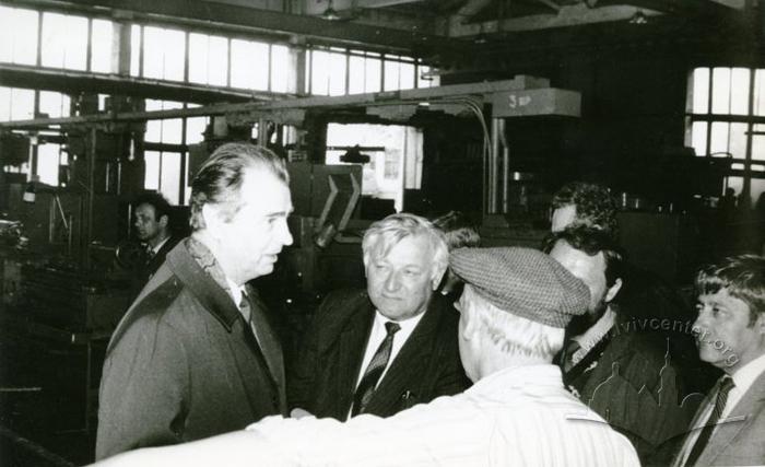 Yakiv Pohrebniak, the first secretary of Lviv regional party, at "Lvivsilmash" factory 2