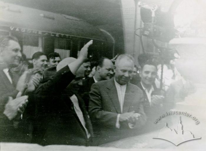 Зустріч М.С.Хрущова на львівському вокзалі 2