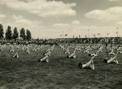 Спортивне свято на стадіоні СКА з приводу проведення І Спартакіади народів СРСР