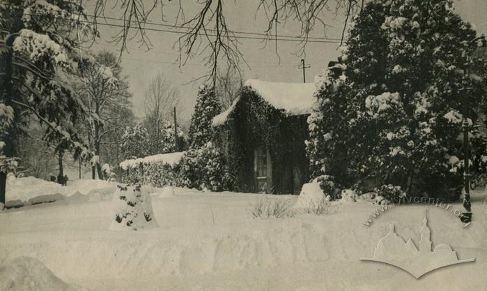 Gardener house in The Vysokyi Zamok park 2