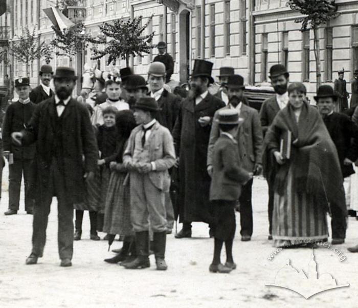 Group of people on Mitskevycha street 2