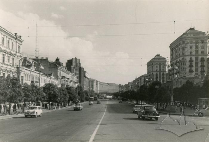 Transport on Khreschatyk street 2