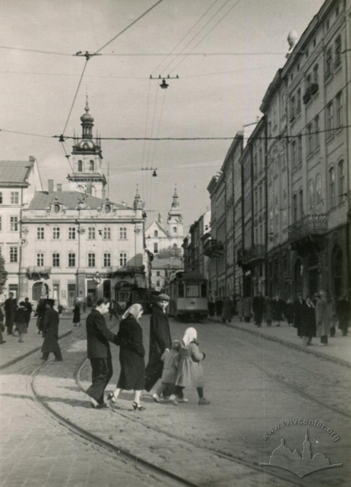 On Rynok square 2