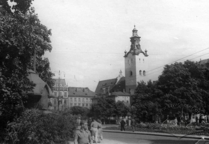 Pidkova square and Svoboda avenue 2