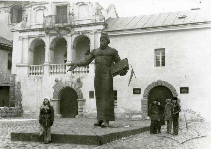 Monument to Ivan Fedorov 2