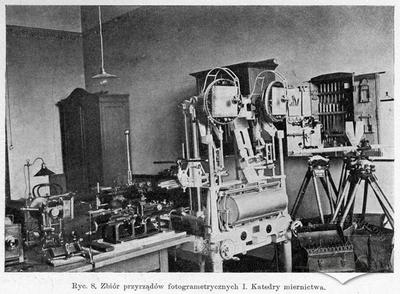 Збірка фотограметричних пристроїв І Кафедри метрології