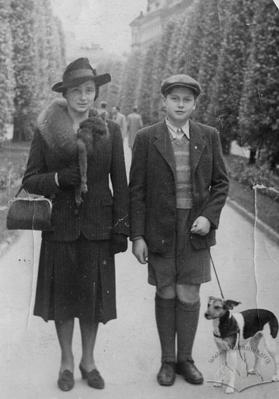Stroll on Topolna alley of Akademichna street (Shevchenka avenue now)