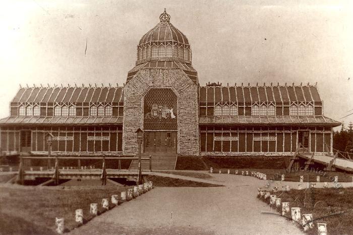Main Pavilion at the Military Exhibition of the Second Army 2