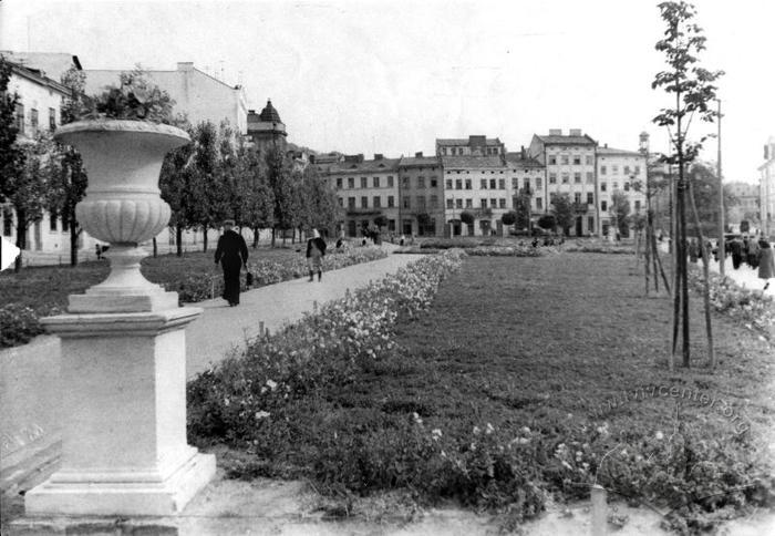 300th Anniversary of Reunification Square 2