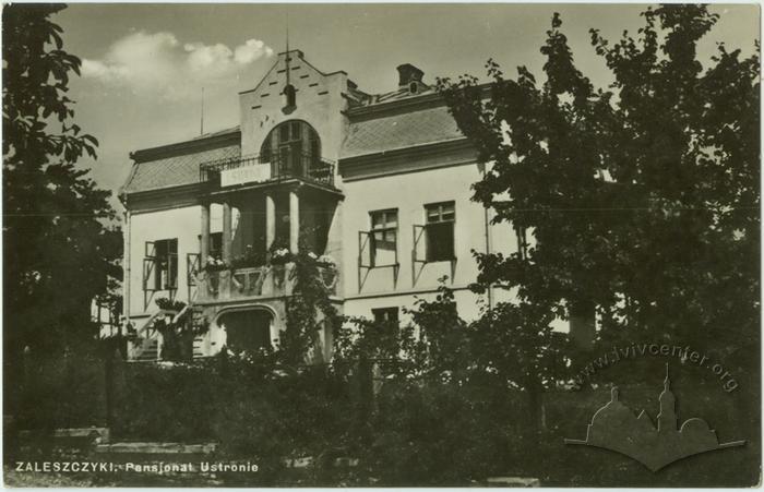 Building of the Former Ustronie Boarding House 2