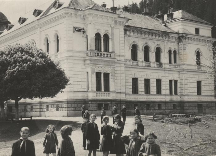 Orphanage (former palace of baron Groedel) 2