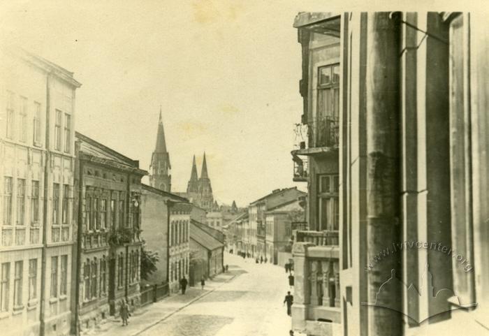 Mikhnovskykh street , corner of Sharanevycha street 2