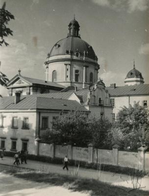 Вид на Королівський арсенал та домініканський костел