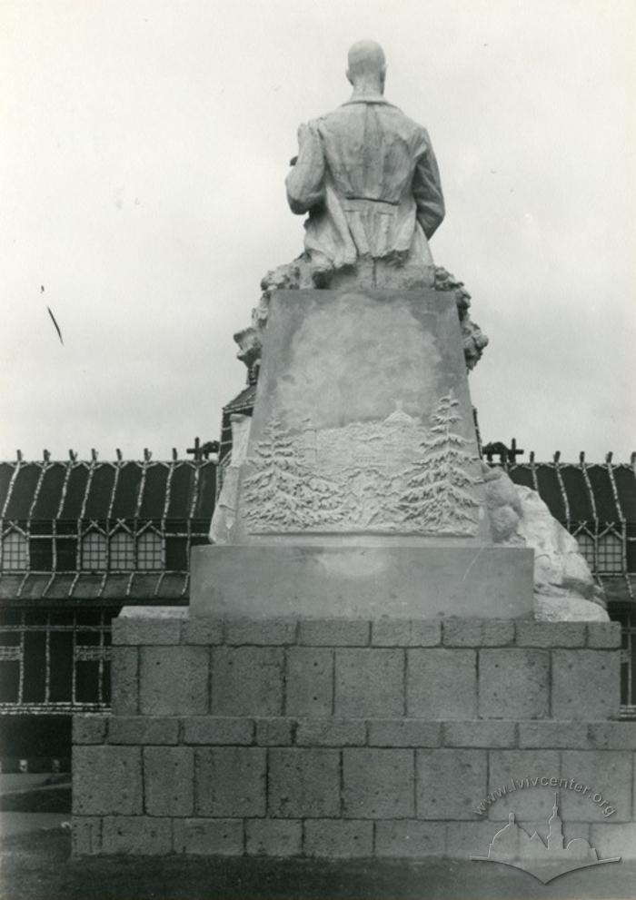 Back side of the Monument to the General-Colonel Edward Bem-Ermoli 2