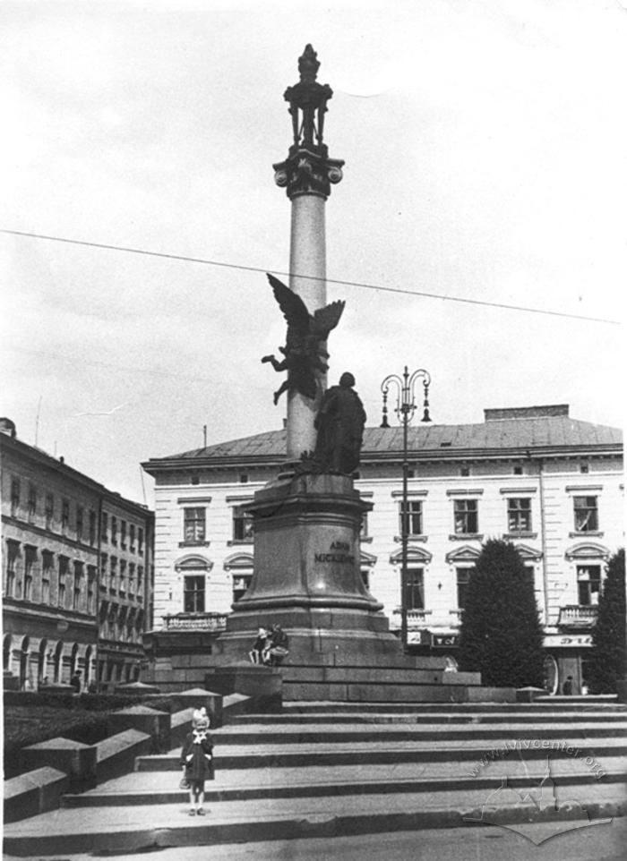 Monument to Adam Mickiewicz 2