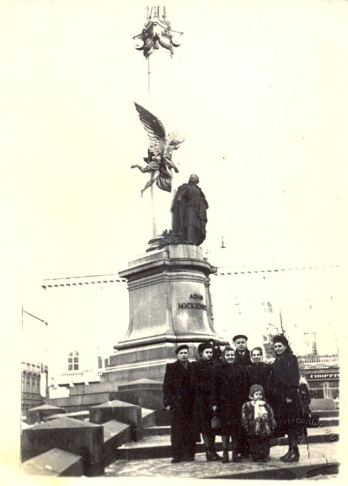 Lviv Family near Monument to Adam Mickiewicz 2